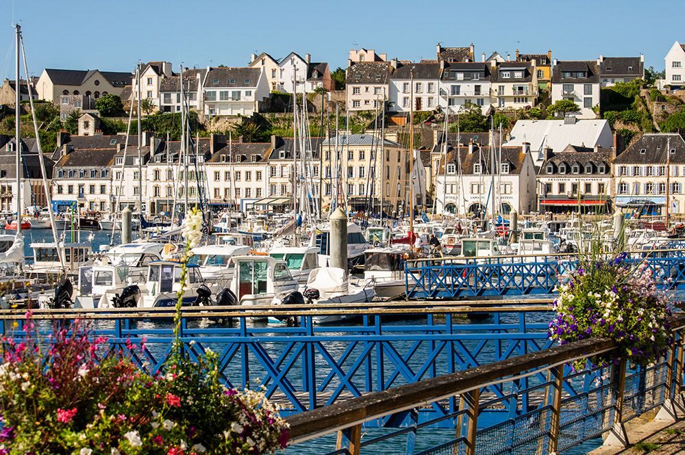 Vue du port d'Audierne depuis les quais