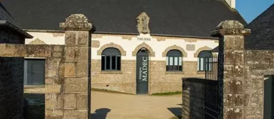 L'entrée du théâtre Georges Madec.