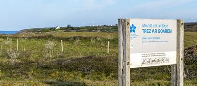Panneau qui délimite les dunes de Trez Goarem