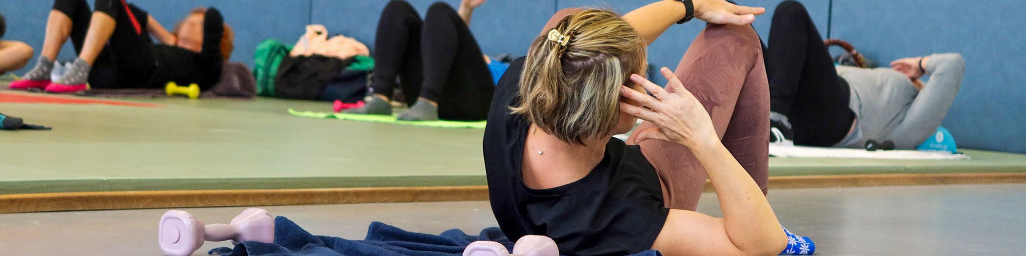 Des personnes faisant des exercices de sport