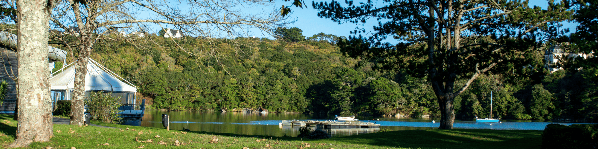 Photo du Stum, avec vue sur le Goyen et l'Aquashow